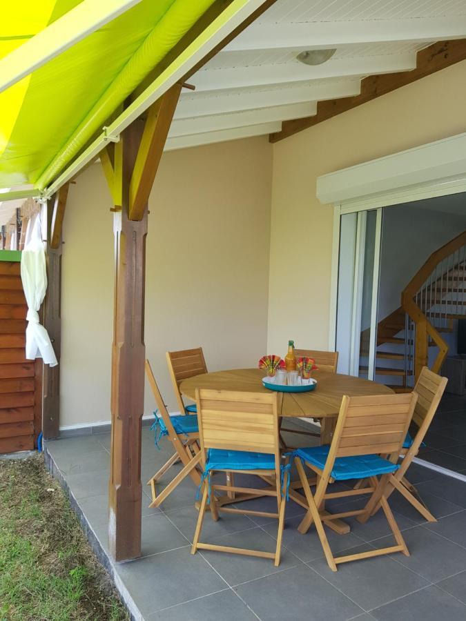 Villa Lovado Avec Jacuzzi Saint-Francois  Exterior foto